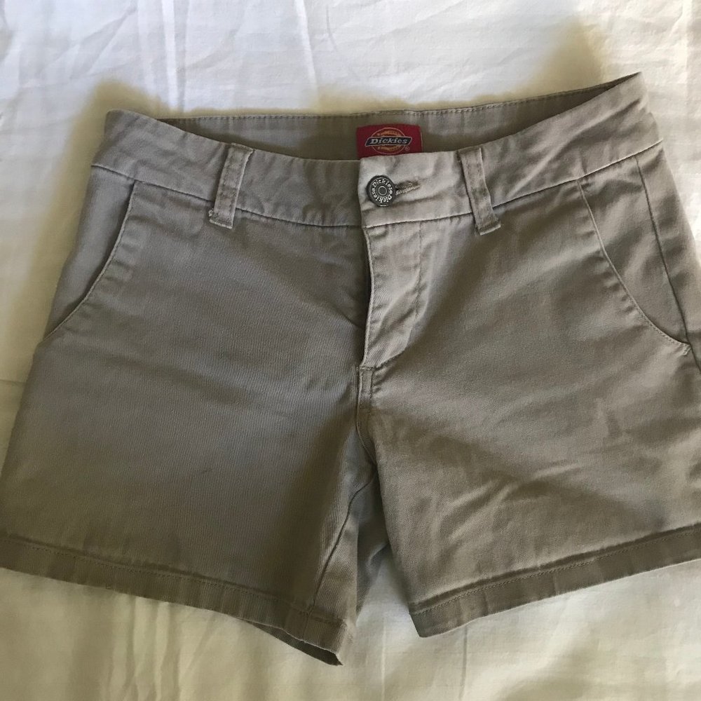 KHAKI DICKIES SHORTS